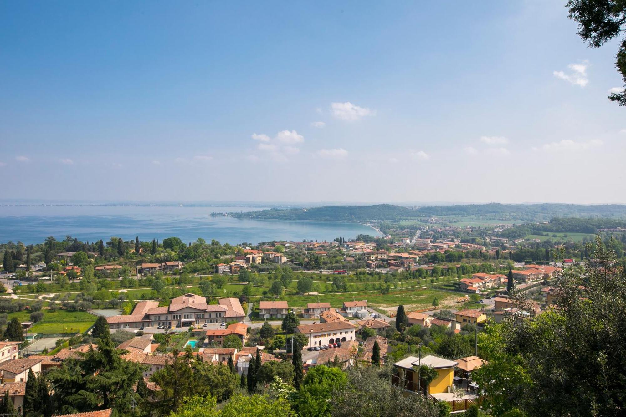 Appartamento Di Tommaso - Happy Rentals Desenzano del Garda Zewnętrze zdjęcie